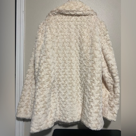 Used Womens soft Cream Alfani Polyester Coat- size 16 - Picture 2 of 11